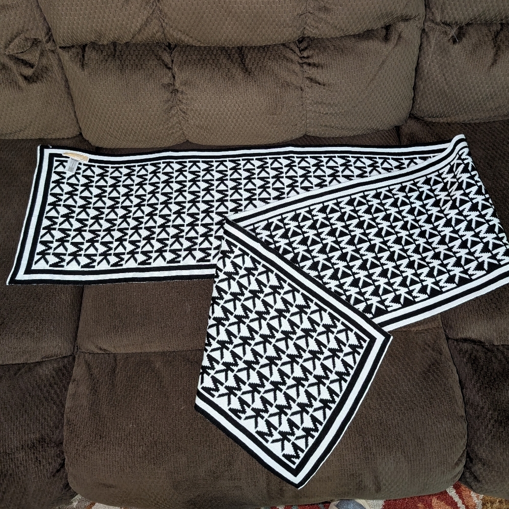 Michael Kors Black and White Geometric Scarf